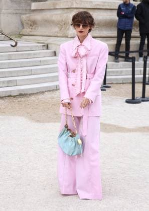 Arrivals at the Zimmermann Fashion Collection Ready to Wear Fall Winter 2025 2026 show during Paris Fashion Week PFW Guest aux arrivées au défilé Zimmermann Mode Collection Prêt à Porter Automne Hiver 2025 2026 lors de la Fashion Week de Paris PFW , à Paris, France, le 10 mùars 2025 Denis Guignebourg Bestimage Aarrivals at the Zimmermann Fashion Collection Ready to Wear Fall Winter 2025 2026 show during Paris Fashion Week PFW , in Paris, France, on March 10, 2025 Paris France  Copyright: xDenisxGuignebourgx xBestimagexDenisxGuignebourgx xBestimagex