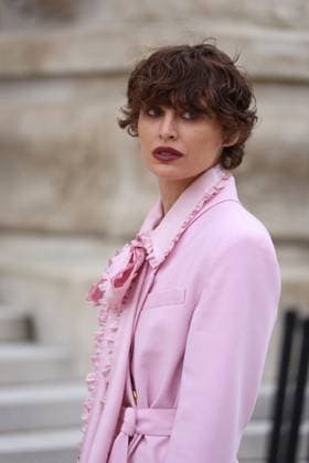 Arrivals at the Zimmermann Fashion Collection Ready to Wear Fall Winter 2025 2026 show during Paris Fashion Week PFW Guest aux arrivées au défilé Zimmermann Mode Collection Prêt à Porter Automne Hiver 2025 2026 lors de la Fashion Week de Paris PFW , à Paris, France, le 10 mùars 2025 Denis Guignebourg Bestimage Aarrivals at the Zimmermann Fashion Collection Ready to Wear Fall Winter 2025 2026 show during Paris Fashion Week PFW , in Paris, France, on March 10, 2025 Paris France  Copyright: xDenisxGuignebourgx xBestimagexDenisxGuignebourgx xBestimagex