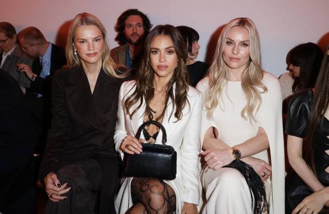 Bilder des Jahres 2025, Entertainment 03 März Entertainment Themen der Woche KW11 Entertainment Bilder des Tages Kelly Sawyer, Jessica Alba et Lindsey Vonn au front row du défilé Gabriela Hearst Mode Collection Prêt à Porter Automne Hiver 2025 2026 lors de la Fashion Week de Paris PFW au Palais De Tokyo, à Paris, France, le 10 mars 2025 Denis Guignebourg Bestimage Celebs attend the Gabriela Hearst Womenswear Fall Winter 2025 2026 show as part of Paris Fashion Week at Palais De Tokyo on March 10, 2025 in Paris, France inconnu  Copyright: xDenisxGuignebourgx xBestimagexDenisxGuignebourgx xBestimagex