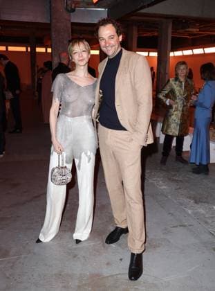 Annabelle Dexter Jones and Daniel Humm on the front row of the Gabriela Hearst Fashion Collection Prêt à Porter Automne Hiver 2025 2026 show at Paris Fashion Week PFW at Palais De Tokyo, Paris, France, March 10, 2025 Denis Guignebourg Bestimage Celebs attend the Gabriela Hearst Womenswear Fall Winter 2025 2026 show as part of Paris Fashion Week at Palais De Tokyo on March 10, 2025 in Paris, France unknown  Copyright: xDenisxGuignebourgx xBestimagexDenisxGuignebourgx xBestimagex