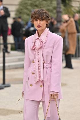 PFW Zimmerman Outside Arrivals Guest arriving at Zimmerman show during Paris Fashion Week in Paris, France on March 10, 2025. Photo by Julien Reynaud APS-Medias ABACAPRESS.COM Paris France  Copyright: xReynaudxJulien APS-Medias ABACAx