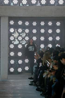 Sacai Ready to Wear Fall Winter 2025 - Paris, March 2025 Sacai Ready to Wear Fall Winter 2025 - Paris, March 2025, Credit:Zeppelin Avalon  Copyright: xZeppelinx xAvalonx 0974346696