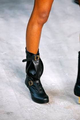 Sacai Ready to Wear Fall Winter 2025 - Paris, March 2025 Sacai Ready to Wear Fall Winter 2025 - Paris, March 2025, Credit:Zeppelin Avalon  Copyright: xZeppelinx xAvalonx 0974346795