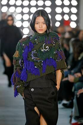 Sacai Ready to Wear Fall Winter 2025 - Paris, March 2025 Sacai Ready to Wear Fall Winter 2025 - Paris, March 2025, Credit:Zeppelin Avalon  Copyright: xZeppelinx xAvalonx 0974347115