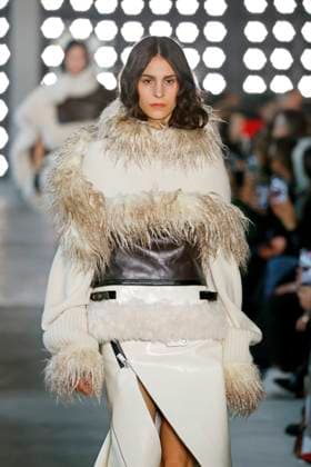 Sacai Ready to Wear Fall Winter 2025 - Paris, March 2025 Sacai Ready to Wear Fall Winter 2025 - Paris, March 2025, Credit:Zeppelin Avalon  Copyright: xZeppelinx xAvalonx 0974347212