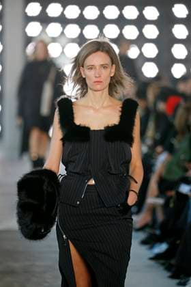 Sacai Ready to Wear Fall Winter 2025 - Paris, March 2025 Sacai Ready to Wear Fall Winter 2025 - Paris, March 2025, Credit:Zeppelin Avalon  Copyright: xZeppelinx xAvalonx 0974347245