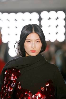 Sacai Ready to Wear Fall Winter 2025 - Paris, March 2025 Sacai Ready to Wear Fall Winter 2025 - Paris, March 2025, Credit:Zeppelin Avalon  Copyright: xZeppelinx xAvalonx 0974347378