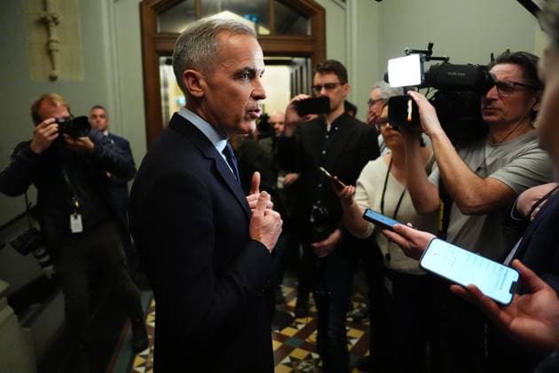 March 10, 2025, Ottawa, On, Canada: Liberal Leader Mark Carney talks to media as he leaves a caucus meeting in Ottawa, Monday, March 10, 2025. Ottawa Canada  - ZUMAc35_ 20250310_zaf_c35_066 Copyright: xSeanxKilpatrickx