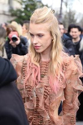 Arrivals at the Zimmermann Fashion Collection Ready to Wear Fall Winter 2025 2026 show during Paris Fashion Week PFW Lady Mary Charteris at the arrivals at the Zimmermann Fashion Collection Ready to Wear Fall Winter 2025 2026 show during Paris Fashion Week PFW , in Paris, France, on March 10, 2025 Denis Guignebourg Bestimage Arrivals at the Zimmermann Fashion Collection Ready to Wear Fall Winter 2025 2026 show during Paris Fashion Week PFW , in Paris, France, on March 10, 2025 Paris France  Copyright: xYoannxOuahcenex xBestimagexYoannxOuahcenex xBestimagex