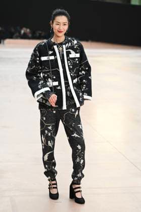 Paris Fashion Week People au defile Chanel, Arrival of celebrities at Grand Palais for Chanel Show 441654 2025 03 11 Paris France Wen, Liu Roulin, Iliona Iliona  Copyright: xSergexArnalx xStarfacex STAR_441654_042