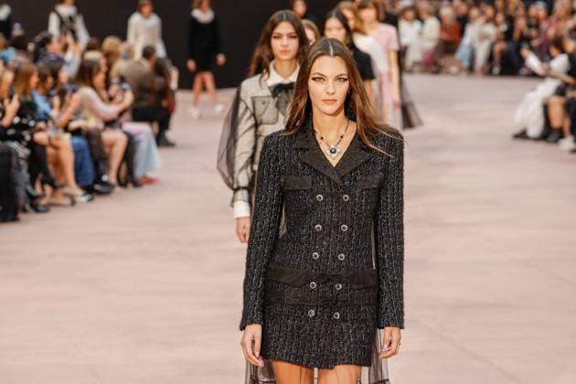 Bilder des Jahres 2025, Entertainment 03 März Entertainment Themen der Woche KW11 Chanel Womenswear Fall Winter 2025 2026 show as part of Paris Fashion Week PFW at Grand Palais Vittoria Ceretti Chanel Womenswear Fall Winter 2025 2026 show as part of Paris Fashion Week PFW at Grand Palais in Paris, France on March 11, 2025 Bestimage Runway during the Chanel Womenswear Fall Winter 2025 2026 show as part of Paris Fashion Week at Grand Palais on March 11, 2025 in Paris, France Paris France  Copyright: xAgencex xBestimagexAgencex xBestimagex