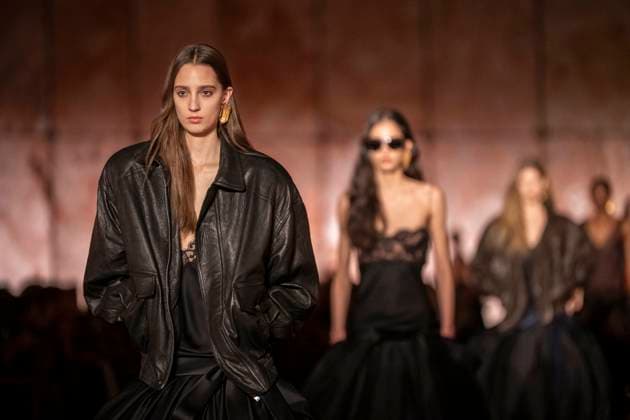 PFW - Saint Laurent Runway Models present creations by Saint Laurent for the Womenswear Ready-to-wear Fall-Winter 2025 2026 collection as part of the Paris Fashion Week, in Paris on March 11, 2025.Photo by Eliot Blondet ABACAPRESS.COM Paris France  Copyright: xBlondetxEliot ABACAx