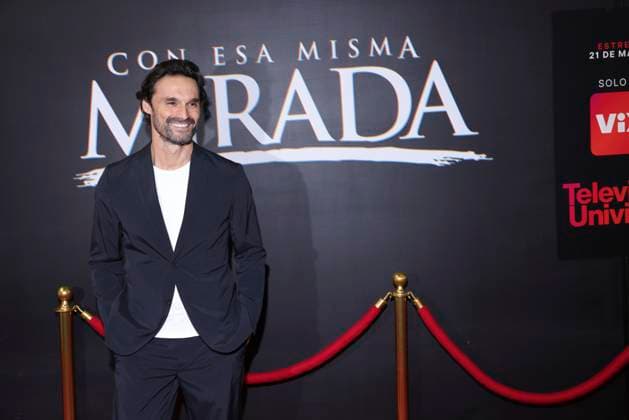 Con Esa Misma Mirada Tv Series Photocall Ivan Sanchez poses during a Photocall for the presentation of the Vix Original Series Con Esa Misma Mirada . on March 11, 2025 in Mexico City, Mexico. (Photo by Yamak Perea Eyepix Group) Copyright: xYamakxPerea xEyepixxGroupx YP_11032025_146590
