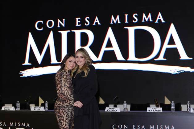 Con Esa Misma Mirada Tv Series Photocall Sofia Castro and Angelica Rivera pose during a Photocall for the presentation of the Vix Original Series Con Esa Misma Mirada . on March 11, 2025 in Mexico City, Mexico. (Photo by Yamak Perea Eyepix Group) Copyright: xYamakxPerea xEyepixxGroupx YP_11032025_146637