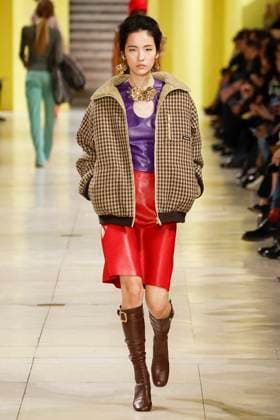 Défilé Miu Miu Collection Prêt à Porter Automne Hiver 2025 2026 lors de la Fashion Week de Paris PFW Défilé Miu Miu Collection Prêt à Porter Automne Hiver 2025 2026 lors de la Fashion Week de Paris, le 11 mars 2025 Miu Miu Fashion Show Ready to Wear Collection Fall Winter 2025 2026 at Paris Fashion Week, on March 11th, 2025 Paris France  Copyright: xAgencex xBestimagexAgencex xBestimagex