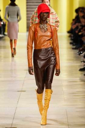 Défilé Miu Miu Collection Prêt à Porter Automne Hiver 2025 2026 lors de la Fashion Week de Paris PFW Défilé Miu Miu Collection Prêt à Porter Automne Hiver 2025 2026 lors de la Fashion Week de Paris, le 11 mars 2025 Miu Miu Fashion Show Ready to Wear Collection Fall Winter 2025 2026 at Paris Fashion Week, on March 11th, 2025 Paris France  Copyright: xAgencex xBestimagexAgencex xBestimagex