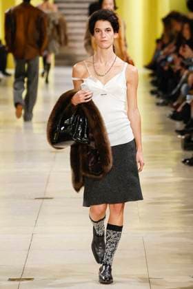 Défilé Miu Miu Collection Prêt à Porter Automne Hiver 2025 2026 lors de la Fashion Week de Paris PFW Suzanne Lindon, the daughter of V Lindon and S Kiberlain Défilé Miu Miu Collection Prêt à Porter Automne Hiver 2025 2026 lors de la Fashion Week de Paris, le 11 mars 2025 Miu Miu Fashion Show Ready to Wear Collection Fall Winter 2025 2026 at Paris Fashion Week, on March 11th, 2025 Paris France  Copyright: xAgencex xBestimagexAgencex xBestimagex