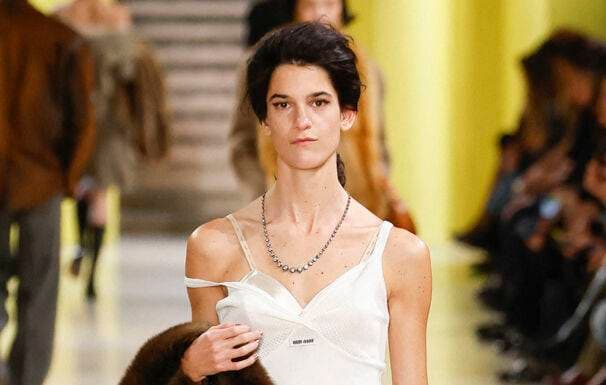 Défilé Miu Miu Collection Prêt à Porter Automne Hiver 2025 2026 lors de la Fashion Week de Paris PFW Suzanne Lindon, the daughter of V Lindon and S Kiberlain Défilé Miu Miu Collection Prêt à Porter Automne Hiver 2025 2026 lors de la Fashion Week de Paris, le 11 mars 2025 Miu Miu Fashion Show Ready to Wear Collection Fall Winter 2025 2026 at Paris Fashion Week, on March 11th, 2025 Paris France  Copyright: xAgencex xBestimagexAgencex xBestimagex