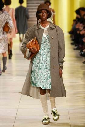 Défilé Miu Miu Collection Prêt à Porter Automne Hiver 2025 2026 lors de la Fashion Week de Paris PFW Défilé Miu Miu Collection Prêt à Porter Automne Hiver 2025 2026 lors de la Fashion Week de Paris, le 11 mars 2025 Miu Miu Fashion Show Ready to Wear Collection Fall Winter 2025 2026 at Paris Fashion Week, on March 11th, 2025 Paris France  Copyright: xAgencex xBestimagexAgencex xBestimagex