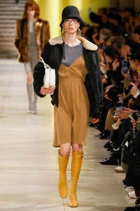 Défilé Miu Miu Collection Prêt à Porter Automne Hiver 2025 2026 lors de la Fashion Week de Paris PFW Défilé Miu Miu Collection Prêt à Porter Automne Hiver 2025 2026 lors de la Fashion Week de Paris, le 11 mars 2025 Miu Miu Fashion Show Ready to Wear Collection Fall Winter 2025 2026 at Paris Fashion Week, on March 11th, 2025 Paris France  Copyright: xAgencex xBestimagexAgencex xBestimagex