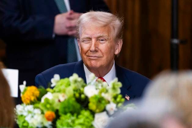 News Themen der Woche KW11 News Bilder des Tages President Trump attend Friends of Ireland luncheon US President Donald Trump joins the Taoiseach of Ireland Micheal Martin and Speaker of the House Mike Johnson at the Friends of Ireland Luncheon at the US Capitol in Washington DC, USA, 12 March 2025. The Irish leader’s visit comes as the EU hit the US with retaliatory tariffs on $28 billion dollars worth of US exports. WASHINGTON DC United States  Copyright: xPool ABACAx