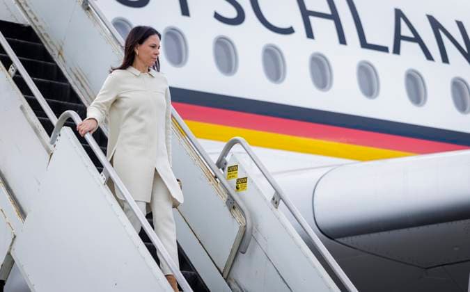 Annalena Baerbock (Buendnis 90 Die Gruenen), Bundesaussenministerin, bei ihrer Ankunft in Quebec. Baerbock nimmt Teil am Treffen der G7 Aussenministerinnen und Aussenminister in Charlevoix, Kanada. Fotografiert im Auftrag des Auswaertigen Amtes Quebec Kanada Copyright: xThomasxKoehler AAx
