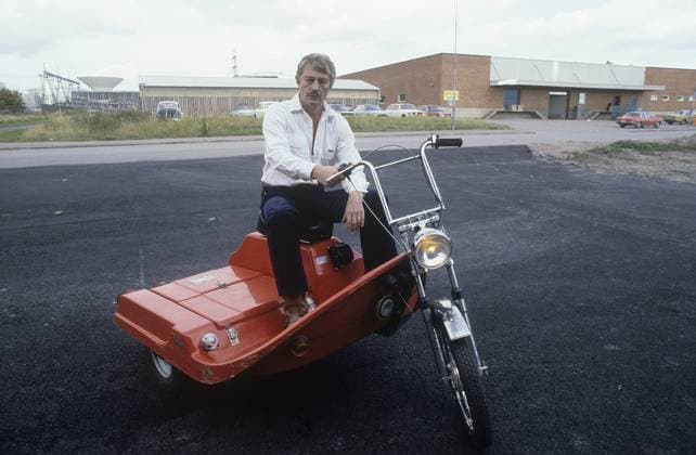 Björn Ortenheim. Schwedischer Forscher und Erfinder. Geboren am 30. Juli 1937 7. Januar 2013. Ein Pionier in der Entwicklung von Elektrofahrzeugen in Schweden. Das Bild wurde 1978 aufgenommen, als Ortenheims dreirädriges Elektro Moped als einzigartige Erfindung bezeichnet wurde Björn Ortenheim. Swedish researcher, inventor. Born July 30, 1937 - January 7, 2013. A pioneer in the development of electric vehicles in Sweden. The picture taken in 1978 when Örtenheim s electric three-wheeled moped is described as a unique invention Copyright: imageBROKER Sjoberg ibljsj12887742.jpg