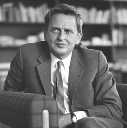 Olof Palme. Schwedischer sozialdemokratischer Politiker und Ministerpräsident. Geboren am 14. Oktober 1927. Ermordet am 28. februar 1986. Hier abgebildet 1972. Kristoffersson ref EA113 11 Olof Palme. Swedish social democratic politican and prime minister. Born october 14 1927. Murdered february 28 1986. Pictured here 1972. Kristoffersson ref EA113-11 Copyright: imageBROKER Sjoberg ibljsj12899027.jpg