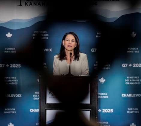 News Bilder des Tages Abschlusspressekonferenz von Annalena Baerbock (Buendnis 90 Die Gruenen), Bundesaussenministerin, aufgenommen im Rahmen ihrer Teilnahme am Treffen der G7 Aussenministerinnen und Aussenminister in Charlevoix, Kanada. Fotografiert im Auftrag des Auswaertigen Amtes Charlevoix Kanada Copyright: xThomasxKoehler AAx
