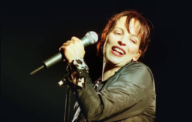Archivbilder der Woche KW11 Nena_1997 04.11.1997, Chemnitz, Schlagersängerin Nena bei einem Auftritt Sachsen BRD *** Nena 1997 04 11 1997, Chemnitz, pop singer Nena performing in Saxony, Germany
