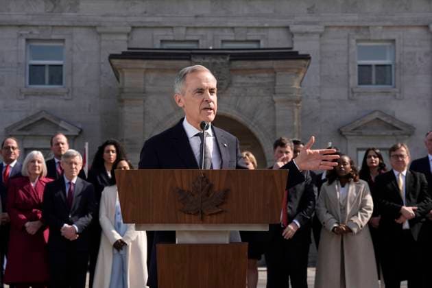 News Bilder des Tages March 14, 2025, Ottawa, On, Canada: Prime Minister Mark Carney holds a press conference as members of his cabinet look on following a swearing in ceremony at Rideau Hall in Ottawa on Friday, March 14, 2025. Ottawa Canada  - ZUMAc35_ 20250314_zaf_c35_173 Copyright: xAdrianxWyldx