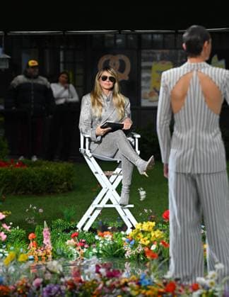 Heidi Klum is seen on the set of Germany s Next Topmodel in Los Angeles Featuring: Heidi Klum Where: Los Angeles, California, United States When: 14 Mar 2025 Credit: BauerGriffin INSTARimages EDITORIAL USE ONLY. NOT FOR USE BY NEWSPAPERS BASED IN THE UK. Copyright: xPGx instar54602996