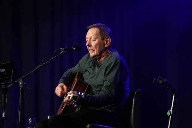 Entertainment Themen der Woche KW11 Entertainment Bilder des Tages 15.03.2025, Linz, AUT, Unterwegs in Oberösterreich, Konzert, Wolfgang Ambros, im Bild Wolfgang Ambros, SaÌˆnger, Saenger, Liedermacher, Austropop, *** 15 03 2025, Linz, AUT, Unterwegs in Oberösterreich, concert, Wolfgang Ambros, in the picture Wolfgang Ambros, singer, singer, songwriter, Austropop,