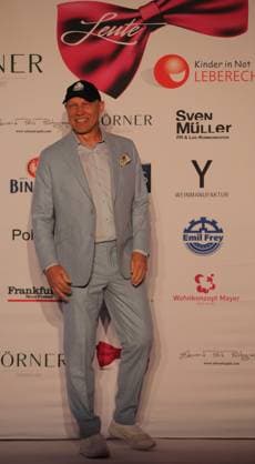 15.03.2025 Neu-Isenburg, Hotel Hilton Kleider machen Leute Benefiz Gala Modenschau - Prominente auf dem Catwalk Ex-Boxer Axel Schulz DFL DFB REGULATIONS PROHIBIT ANY USE OF PHOTOGRAPHS AS IMAGE SEQUENCES AND OR QUASI-VIDEO.