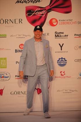 15.03.2025 Neu-Isenburg, Hotel Hilton Kleider machen Leute Benefiz Gala Modenschau - Prominente auf dem Catwalk Ex-Boxer Axel Schulz DFL DFB REGULATIONS PROHIBIT ANY USE OF PHOTOGRAPHS AS IMAGE SEQUENCES AND OR QUASI-VIDEO.