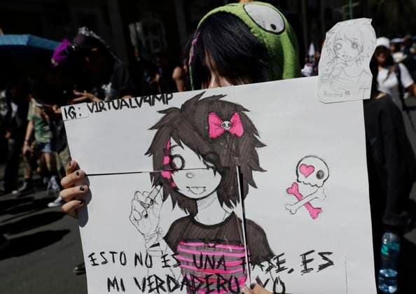 Emo March In Mexico City Dozens of people participate in the EMO march from the Palace of Fine Arts to the Glorieta de Insurgentes in Mexico City, Mexico, on March 15, 2025, to remember the fight that took place in 2008 between Emo and Punk groups in that location, which ended peacefully with the fortuitous arrival of a group of Krishna conscience. Mexico City Mexico City Mexico  Copyright: xGerardoxVieyrax originalFilename: vieyra-notitle250315_npuZI.jpg