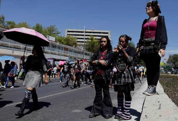 Emo March In Mexico City Dozens of people participate in the EMO march from the Palace of Fine Arts to the Glorieta de Insurgentes in Mexico City, Mexico, on March 15, 2025, to remember the fight that took place in 2008 between Emo and Punk groups in that location, which ended peacefully with the fortuitous arrival of a group of Krishna conscience. Mexico City Mexico City Mexico  Copyright: xGerardoxVieyrax originalFilename: vieyra-notitle250315_npIMm.jpg