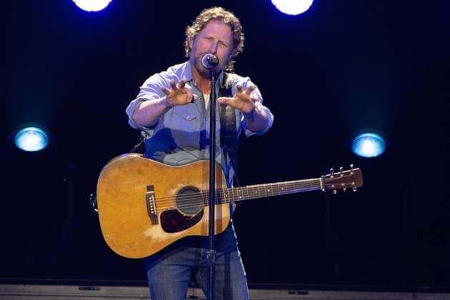 Dierks Bentley headlines Country 2 Country Music Festival 2025, Saturday - O2 Arena, London, UK please note photos are strictly for editorial purposes only American singer-songwriter Dierks Bentley headlines the Country 2 Country (C2C) Music Festival - O2 Arena, London, England, UK on Saturday 15 March 2025., Credit:Justin Ng Avalon UK, England, London, O2 Arena Copyright: xJustinxNgx xAvalonx 0976155679