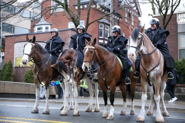 2025 Toronto St. Patrick s Day Parade In Toronto, Ontario, Canada, on March 16, 2025, four horse-mounted Toronto Metropolitan Police officers pose with their horses during the 2025 Toronto St. Patrick s Day Parade. Toronto Ontario Canada  Copyright: xIndrawanxKumalax originalFilename: kumala-2025toro250316_np8hY.jpg