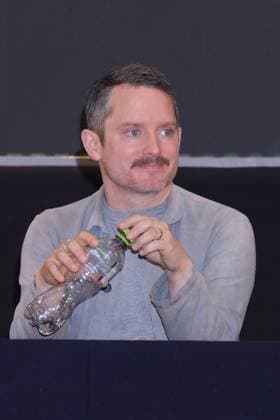 March 16, 2025, Mexico City, Ciudad de Mexico, Mexico: Actor Elijah Wood attends a press conference for La Mole 2025, comics convention and cosplayers at Mexico City World Trade Center. on March 16, 2025 in Mexico City, Mexico. Mexico City Mexico - ZUMAe321 20250316_zea_e321_008 Copyright: xYamakxPereax