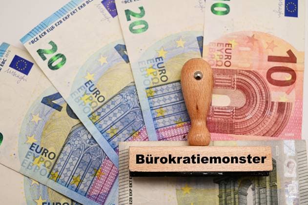 Stock- und Symbolbilder I 18.03.2025 Bürokratie Hamburg Hamburg Hamburg Deutschland *** Stock and symbol images I 18 03 2025 Bureaucracy Hamburg Hamburg Hamburg Hamburg Germany Copyright: xLobeca FelixxSchlikisx