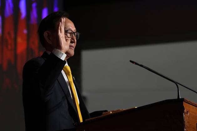 March 19, 2025, Toronto, On, CANADA: Raymond Cho is sworn is as Minister of Seniors and Accessibility during a cabinet swearing-in ceremony in Toronto on Wednesday, March 19, 2025. Toronto CANADA  - ZUMAc35_ 20250319_zaf_c35_042 Copyright: xNathanxDenettex