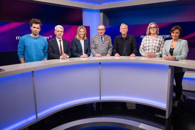News Themen der Woche KW12 News Bilder des Tages Fototermin MAISCHBERGER 19.03.2025 Tilo Jung (Journalist und Gründer von Jung & Naiv) Carlo Masala (Militärexperte) Dagmar Rosenfeld (Media Pioneer) Carsten Breuer (Generalinspekteur der Bundeswehr) Johannes B. Kerner (Fernsehmoderator) Caroline Darian (Tochter von Gisele Pelicot und Autorin) Sandra Maischberger Presse-Fototermin zur Sendung - maischberger - im Studio C Studio Berlin GmbH Adlershof *** Photo session MAISCHBERGER 19 03 2025 Tilo Jung Journalist and founder of Jung Naiv Carlo Masala Military expert Dagmar Rosenfeld Media Pioneer Carsten Breuer Inspector General of the German Armed Forces Johannes B Kerner TV presenter Caroline Darian Daughter of Gisele Pelicot and author Sandra Maischberger Press Photo session Copyright: xEventpressxFuhrx