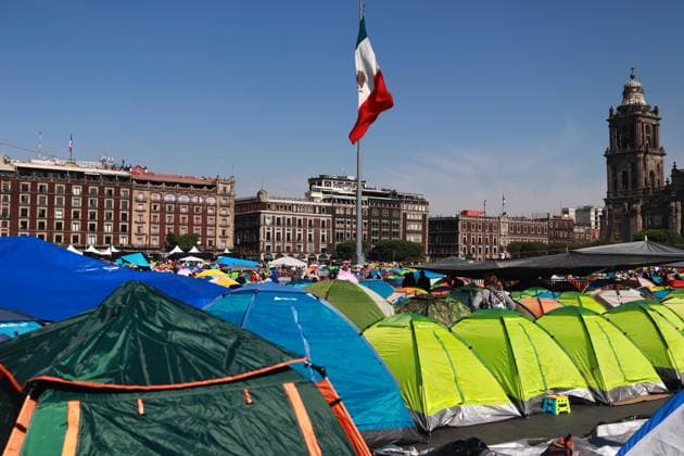 Education Workers Begin 72-Hour Work Stoppage Members of the National Coordination of Education Workers (CNTE) set up tents outside the National Palace. as part of a 72-hour work stoppage. on March 19, 2025 in Mexico City, Mexico. (Photo by Carlos Santiago Eyepix Group) Copyright: xCarlosxSantiago xEyepixxGroupx CS_19032025_147924