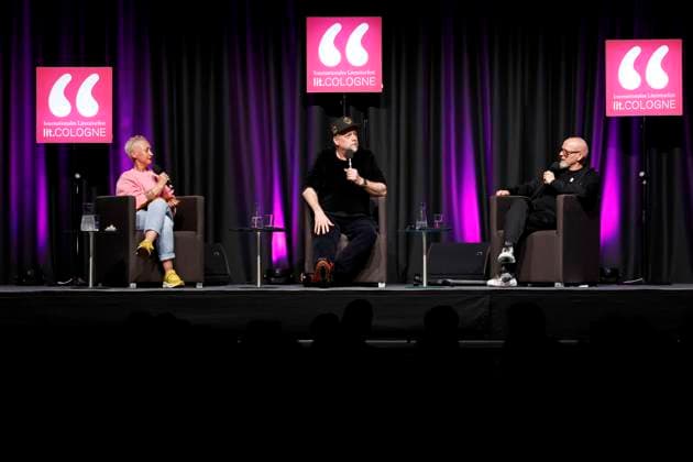 Bilder des Jahres 2025, Entertainment 03 März Entertainment Themen der Woche KW12 Entertainment Bilder des Tages Moderatorin Rebecca Link, Rapper Smudo und Rapper Thomas D auf der Lit.Cologne 2025 Veranstaltung MfG. Mit freundlichen Grüßen in der Messe Köln. Köln, 20.03.2025 NRW Deutschland *** Presenter Rebecca Link, rapper Smudo and rapper Thomas D at the Lit Cologne 2025 event MfG Yours sincerely at Messe Köln Cologne, 20 03 2025 NRW Germany Copyright: xChristophxHardtx
