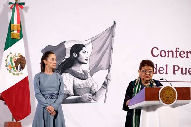 Mexico™s President Claudia Sheinbaum Case Teuchitlan News Conference Mexico™s President, Claudia Sheinbaum Pardo is seen behind while Legal advisor to the Presidency of Mexico, Ernestina Godoy, speaks during a press conference about the case of the Izaguirre ranch linked to organized crime, at National Palace. on March 24, 2025 in Mexico City, Mexico. (Photo by Luis Barron Eyepix Group) Copyright: xLuisxBarron xEyepixxGroupx LB_24032025_149223