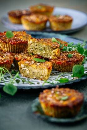 IMAGO Creative, Food, High Protein Frühstück Vegetable savory muffins with savoy cabbage Vegetable savory muffins with savoy cabbage Copyright: xZoonar.com IngridxBalabanovax 22913770