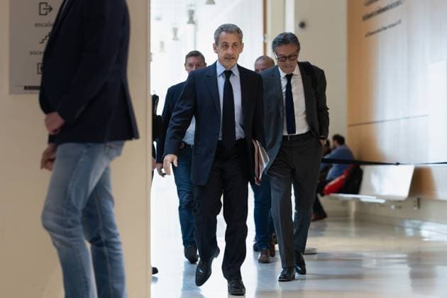 News Themen der Woche KW13 News Bilder des Tages Paris, France, March 25, 2025 - Former French president and defendant Nicolas Sarkozy arrives for his trial on charges of accepting illegal campaign financing in an alleged pact with the late Libyan dictator Moamer Kadhafi. Twelve suspects are standing trial, including former close aides, accused of devising a pact with Kadhafi to illegally fund Sarkozy s victorious 2007 election bid. They deny the charges. If convicted, Sarkozy faces up to 10 years in prison under the charges of concealing embezzlement of public funds and illegal campaign financing.  Copyright: xAlexisxSciardx