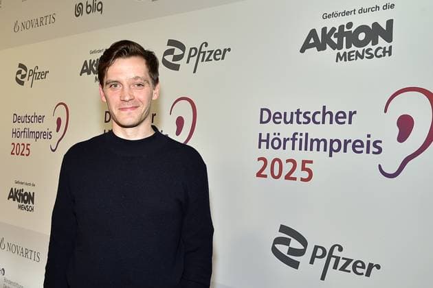 3. Deutschen Hörfilmpreis 2025. Jomnas Nay Ankunft zum c in Berlin, am 25.03.2025