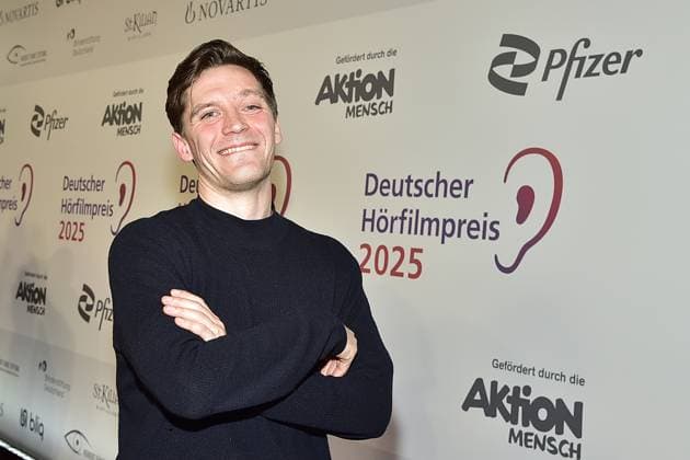 3. Deutschen Hörfilmpreis 2025. Jomnas Nay Ankunft zum c in Berlin, am 25.03.2025